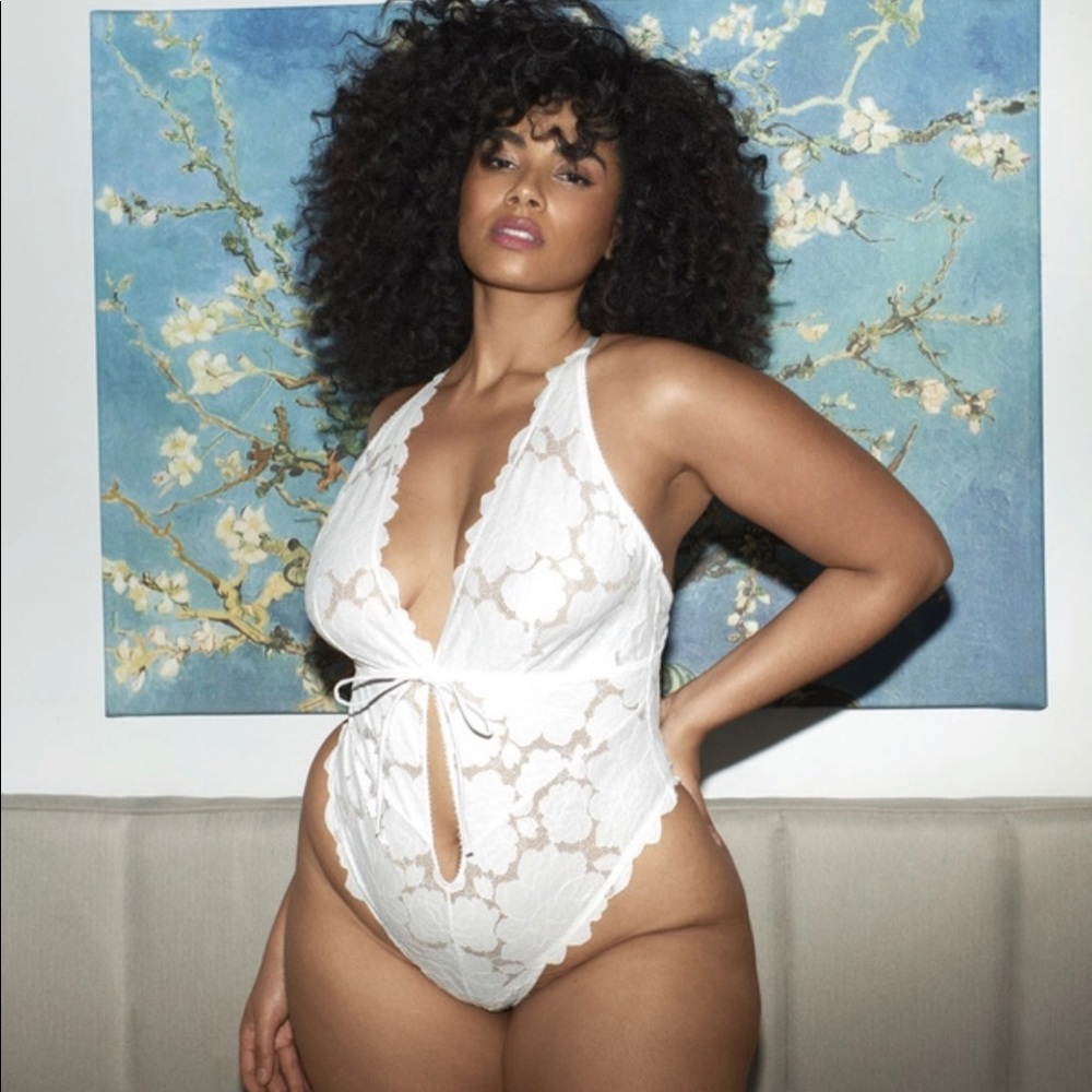 SOLD! Savage X Fenty Curvy Teddy